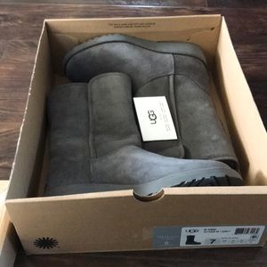 Ugg amie boots